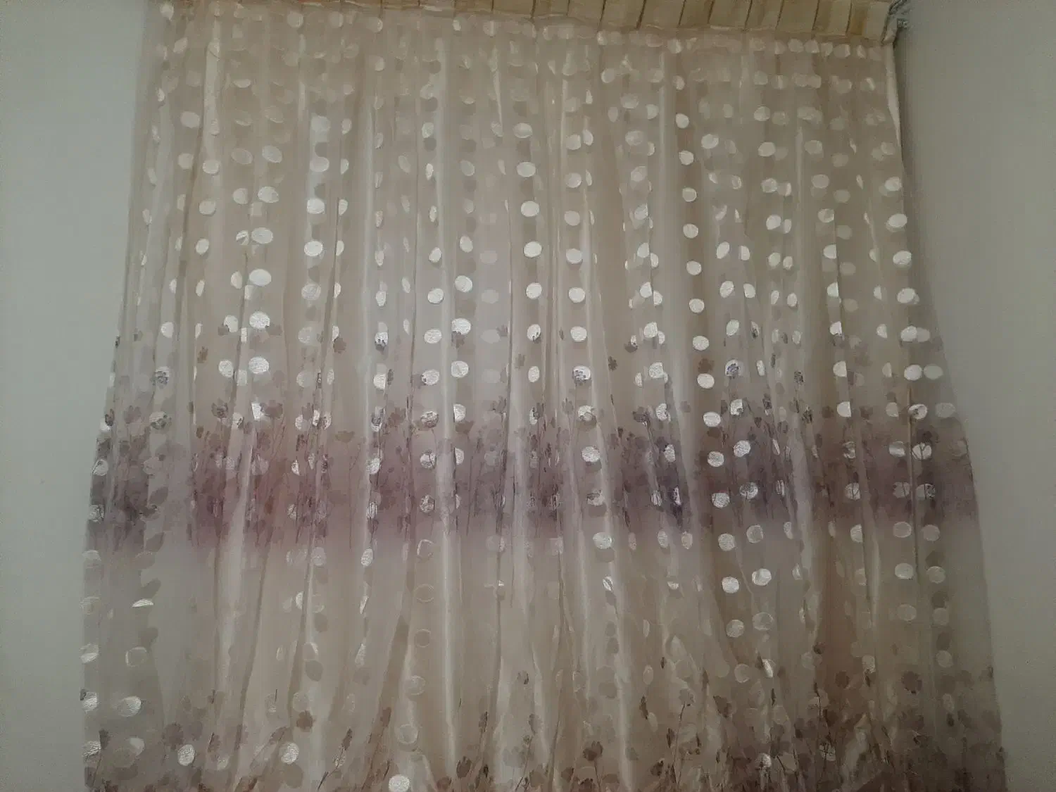تعدادی پرده حریر و تور و پارچه پرده دوخته نشده|پرده، رانر، رومیزی|پردیس, فاز ۳|دیوار