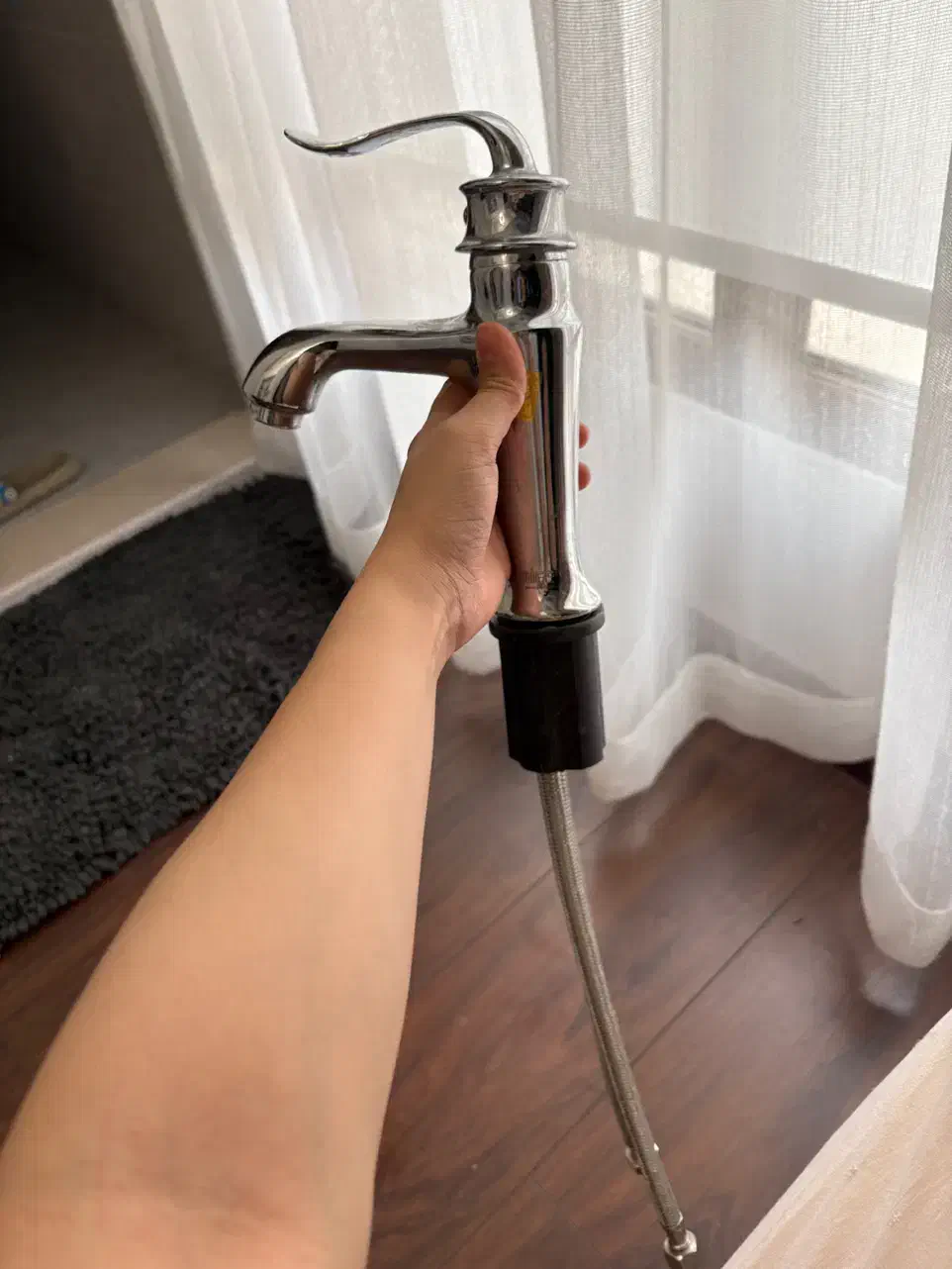 شیر روشویی پایه بلند|لوازم سرویس بهداشتی|کرمان, |دیوار