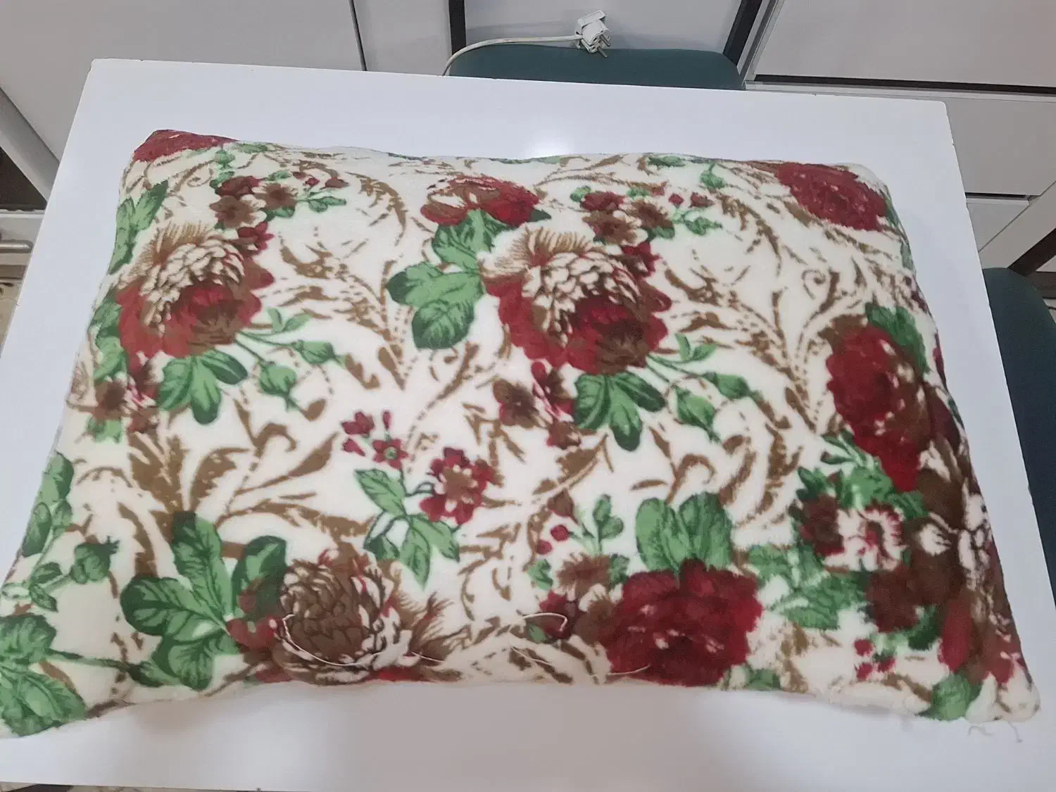 رو بالش نونو|رختخواب، بالش، پتو|ایذه, |دیوار