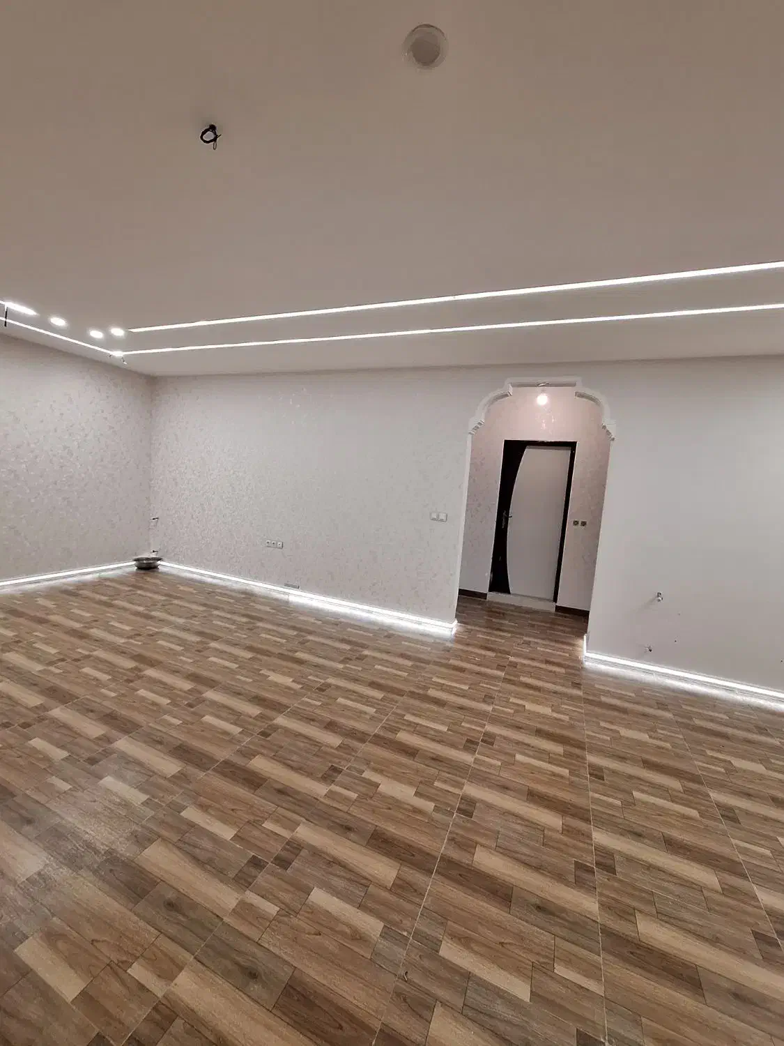 برقکار حرفهای لاین نوری و قرنیز نوری هوشمندسازی|خدمات پیشه و مهارت|خرمآباد, |دیوار