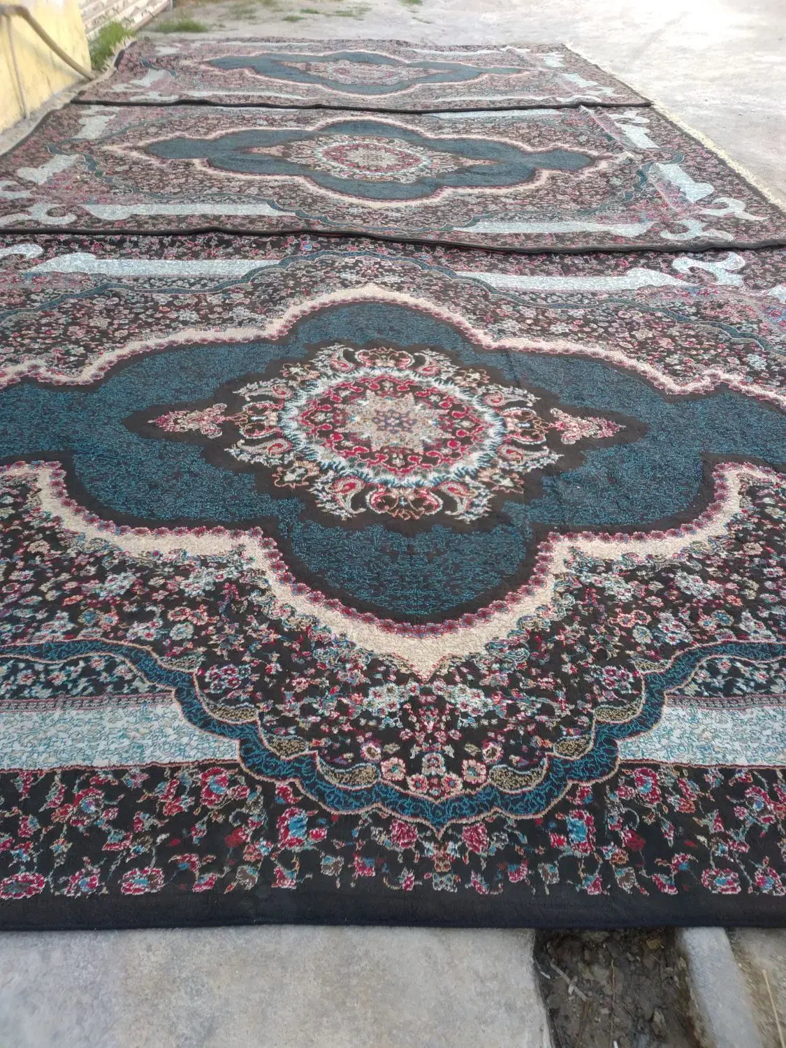 ۳ تخته فرش سه قلو|فرش|بهبهان, |دیوار