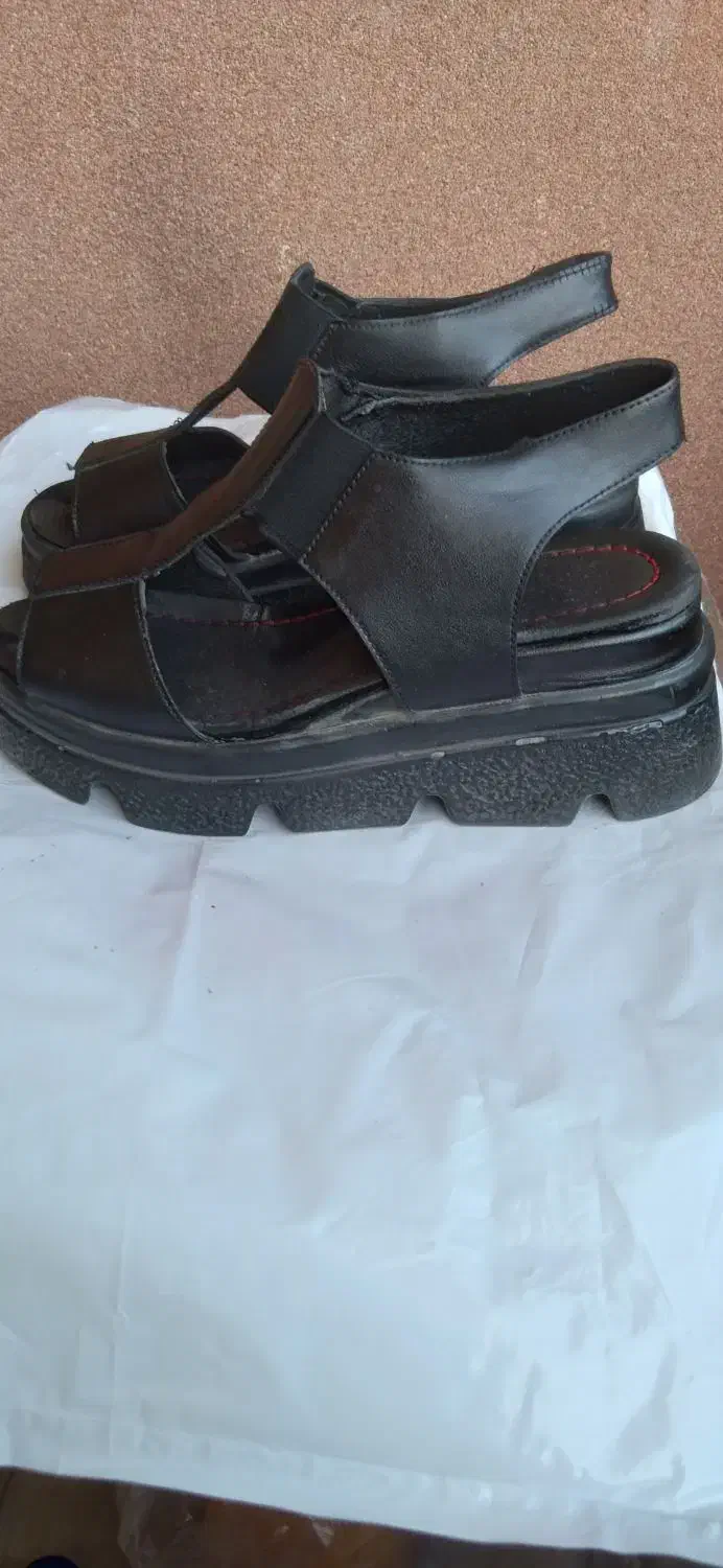 یک جفت صندل در حدنو بفروش میرسد|کیف، کفش، کمربند|خرمآباد, |دیوار