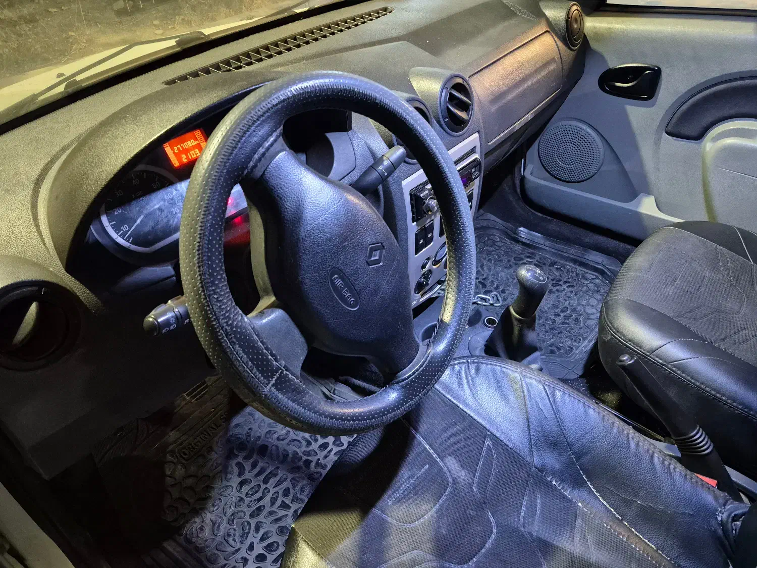 ال۹۰ E2 مدل ۹۱|خودرو سواری و وانت|اصفهان, آبشار|دیوار