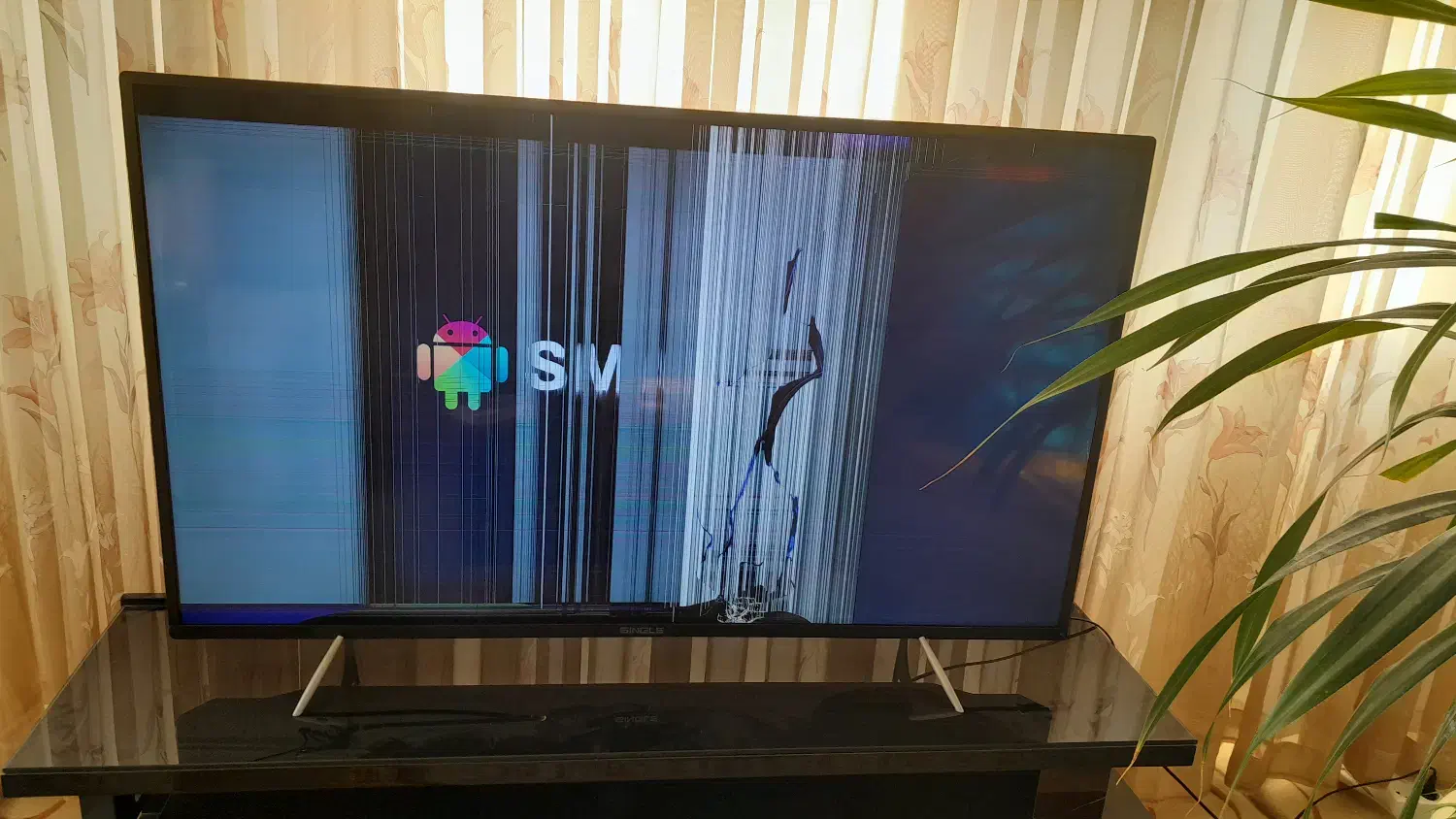 ال ای دی پنل ضربه خورده|تلویزیون و پروژکتور|اراک, |دیوار