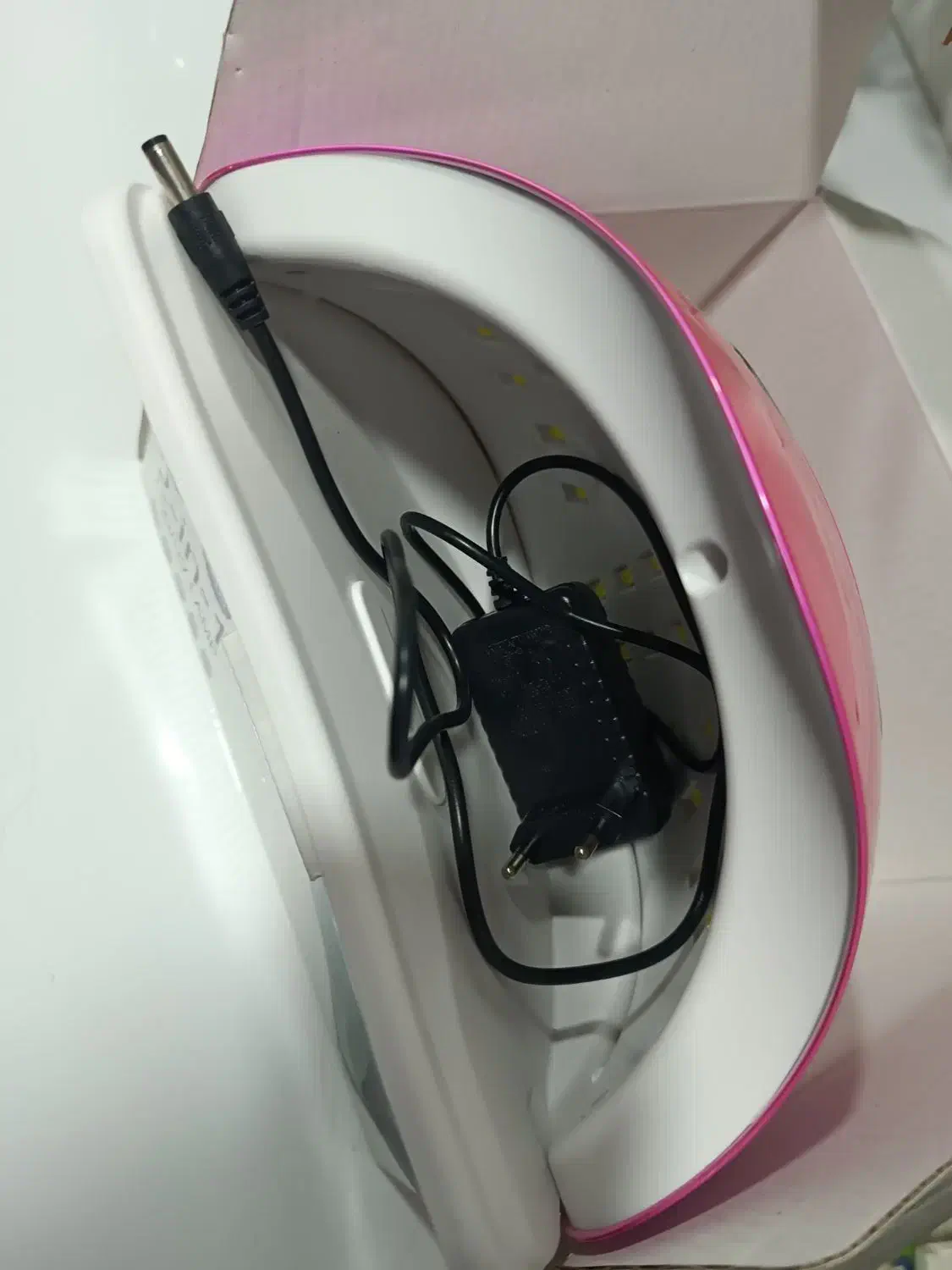 یووی|آرایشی، بهداشتی، درمانی|چالوس, |دیوار