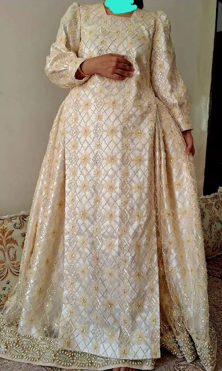 لباس محلی نو|لباس|صدرا-فارس, فاز ۲|دیوار