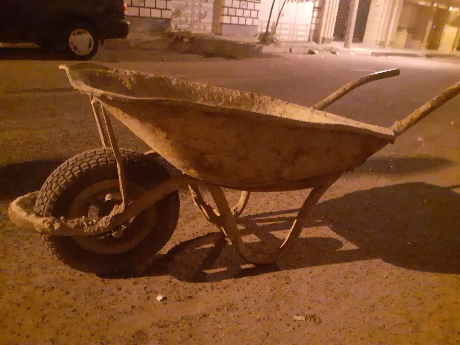 فرغون وچرخ بنایی داشکا قدیمی بدون پوسیدگی و محکم|مصالح و تجهیزات ساختمان|تبریز, |دیوار