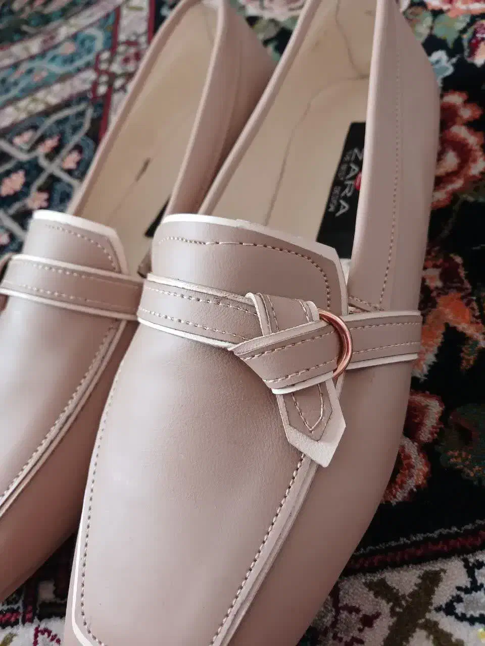 کالج زنانه|کیف، کفش، کمربند|شاهینشهر, شهرک گلدیس|دیوار