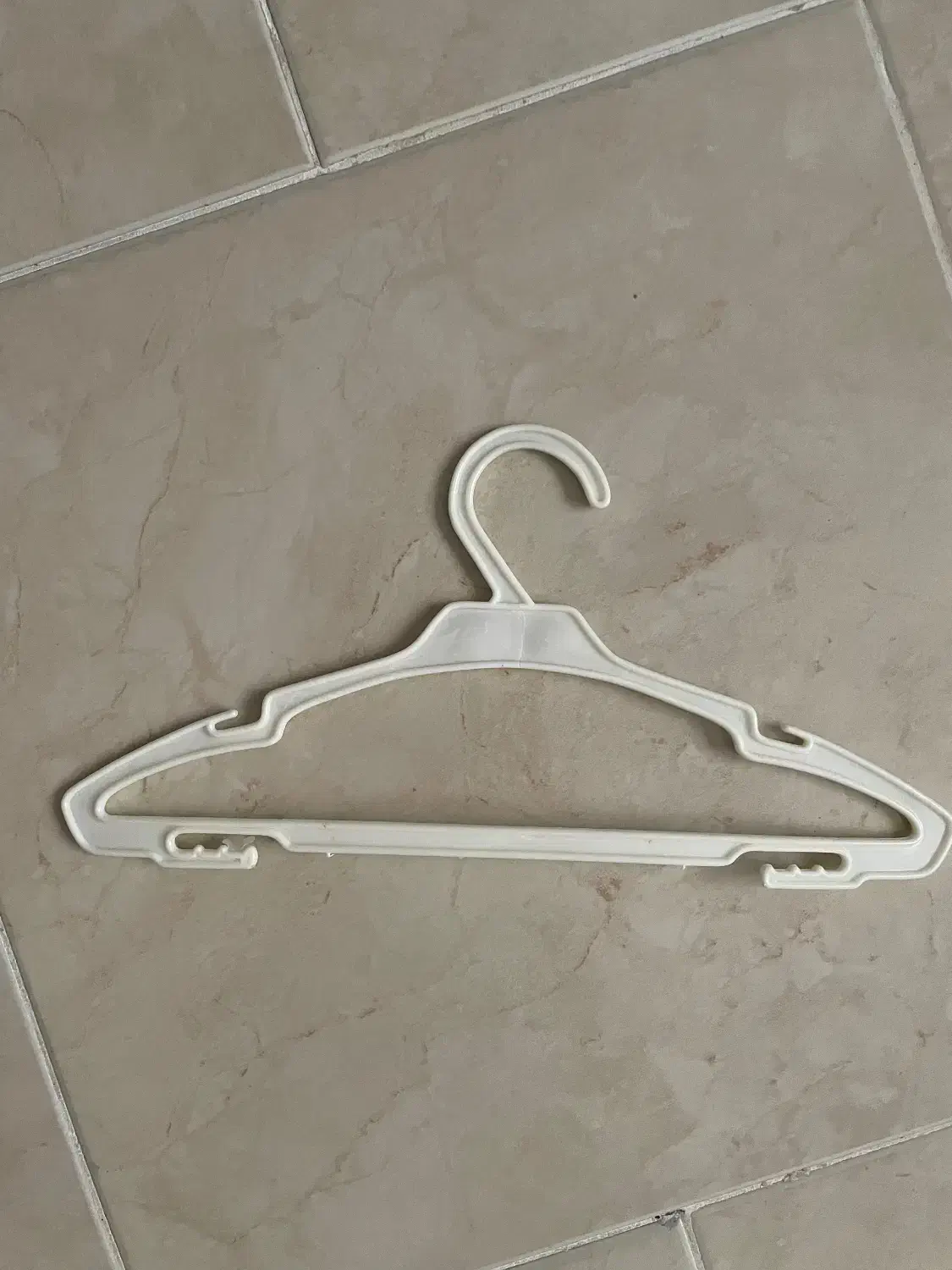 چوب لباسی پلاستیکی سفید|بندرخت و رختآویز|بندر انزلی, آخرخط|دیوار