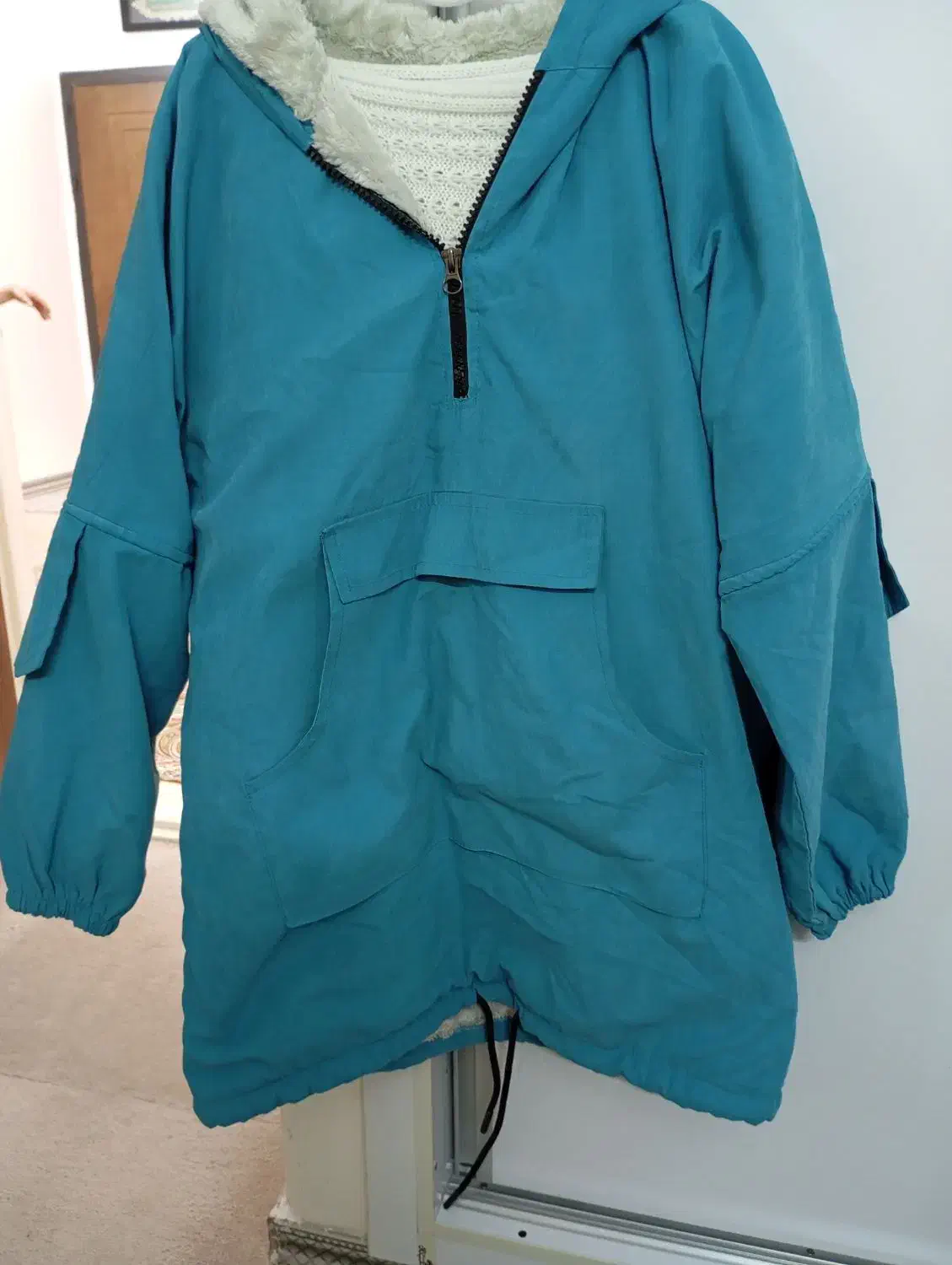 هودی ومانتوزنانه|لباس|قم, طلاب غیر ایرانی|دیوار