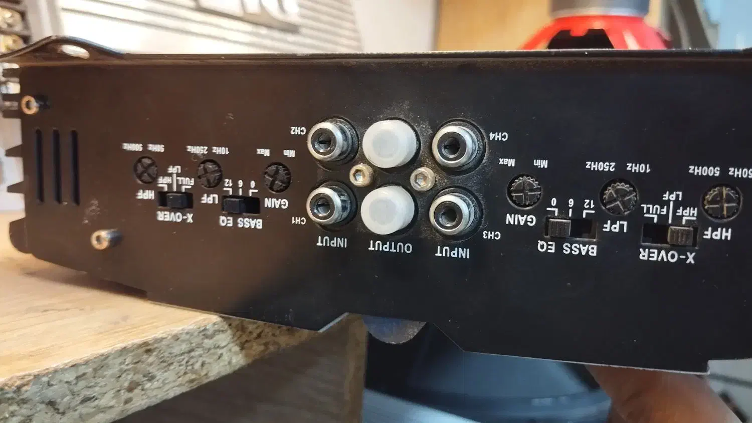 آمپلی|صوتی و تصویری|اقبالیه, |دیوار