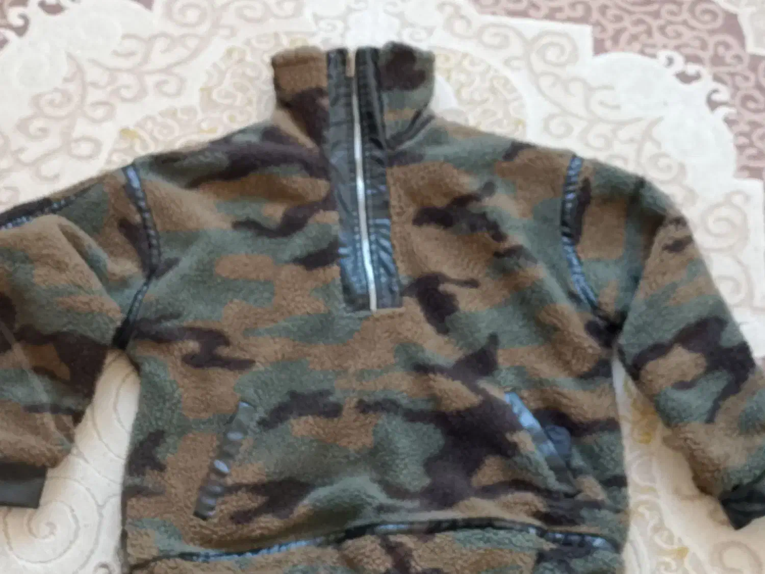 جاکت کاملا نو|لباس|اندیشه, اندیشه فاز ۱|دیوار