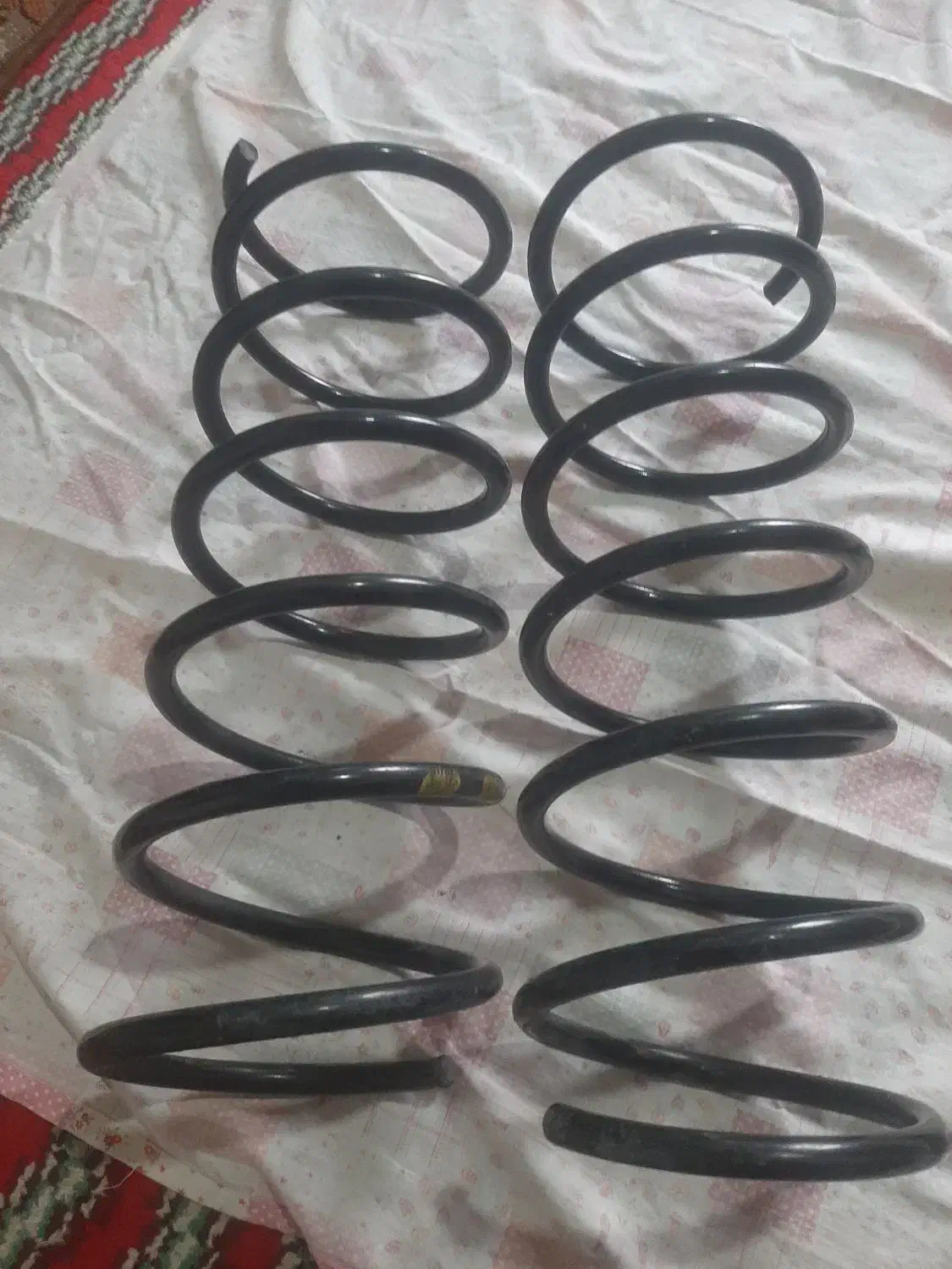 فروش یه جفت کمک عقب پژو و فنر جلو|قطعات یدکی و لوازم جانبی|ملایر, |دیوار