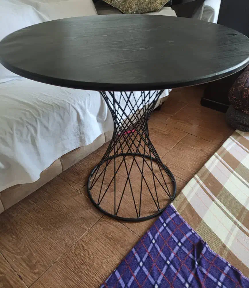 میز|میز و صندلی غذاخوری|شیراز, کوشک میدان|دیوار