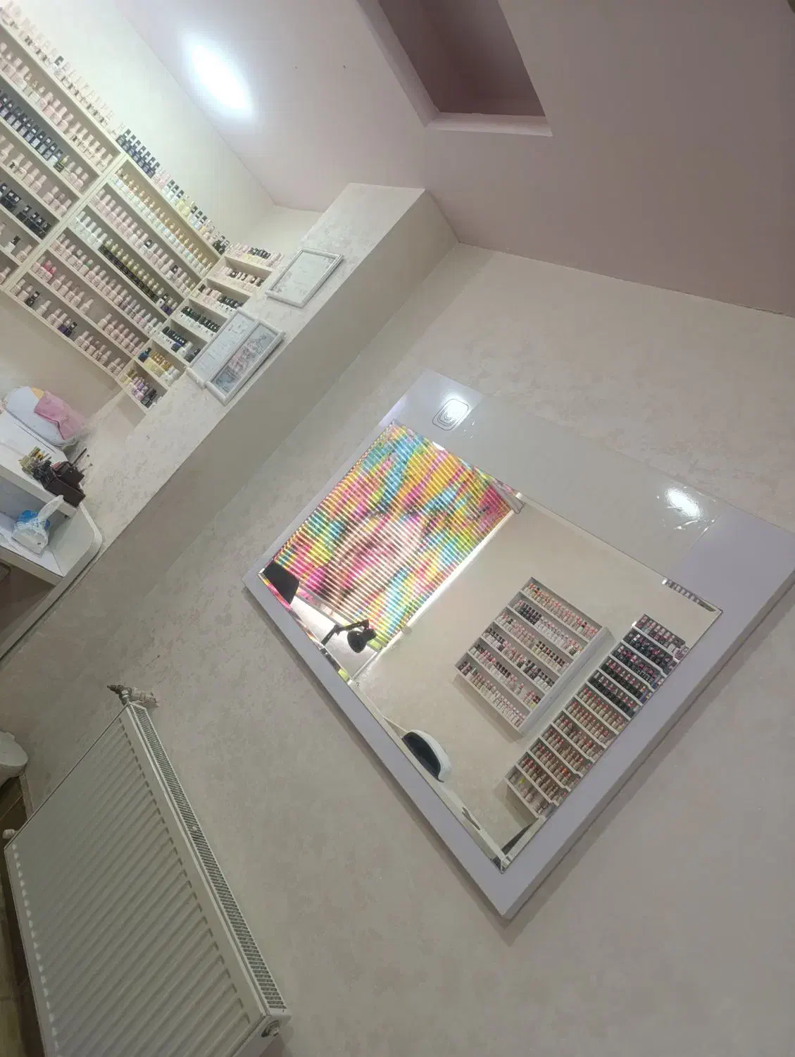 آیینه|آینه|هشتگرد, فاز ۳ مهستان|دیوار