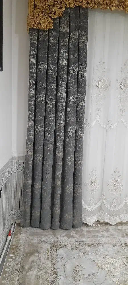 دوتا شال پرده طلا کوب طوسی هر دوتا ۳نیم جنس خوب|پرده، رانر، رومیزی|نورآباد, |دیوار