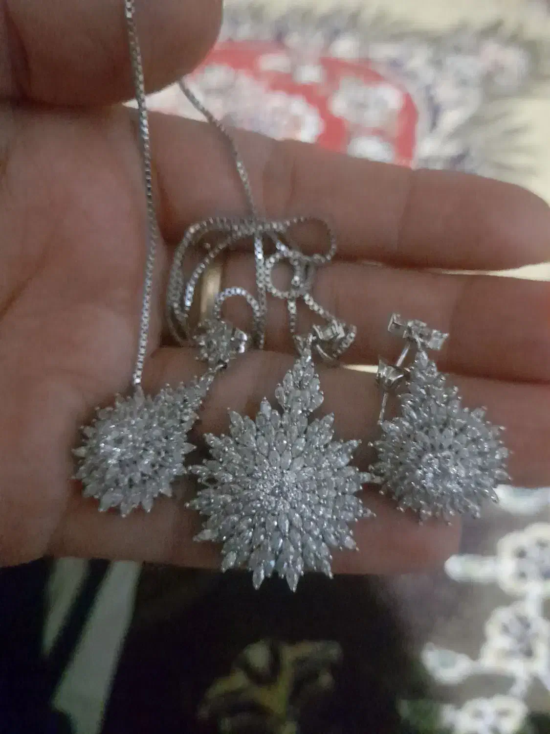 نونو|بدلیجات|زهک, |دیوار