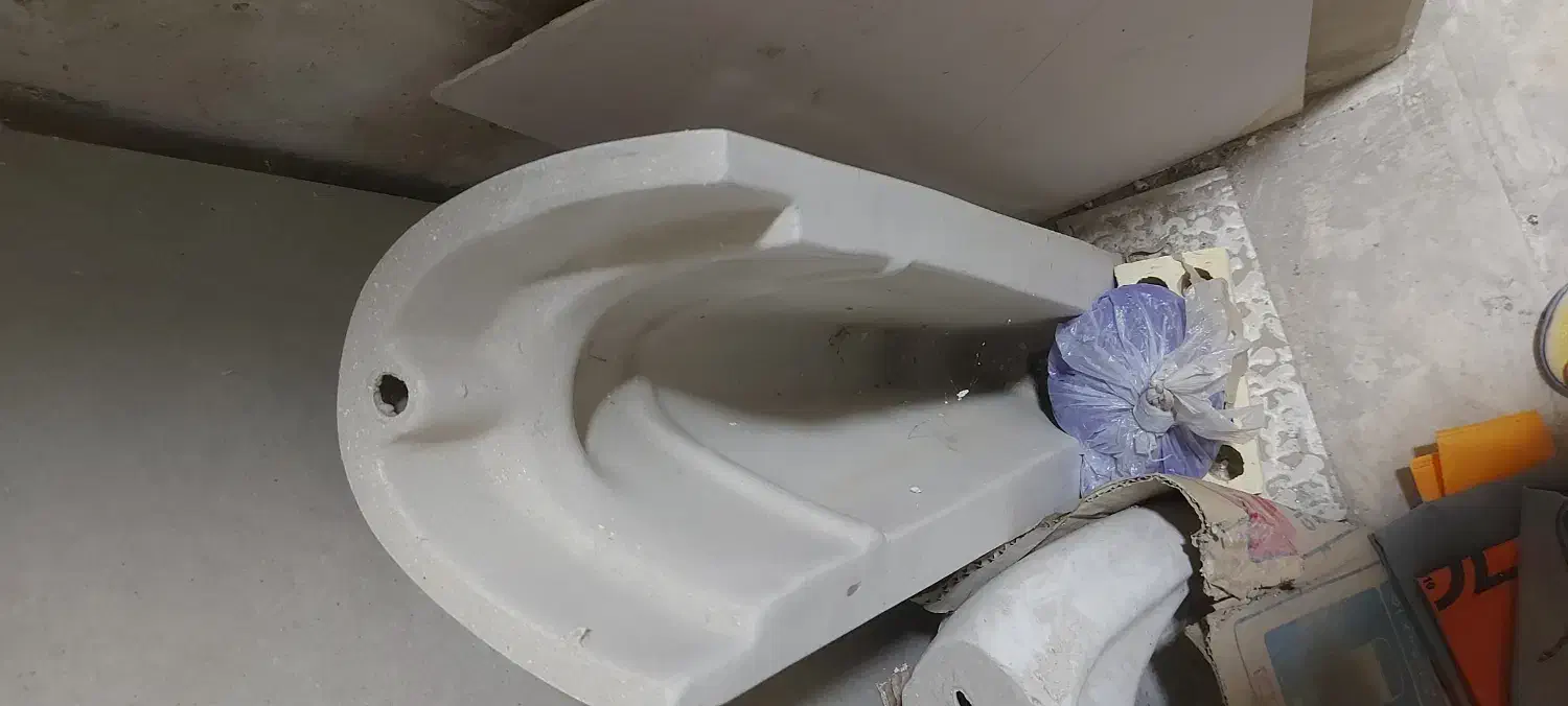 یک عدد روشویی|لوازم سرویس بهداشتی|رشت, امین الضرب|دیوار