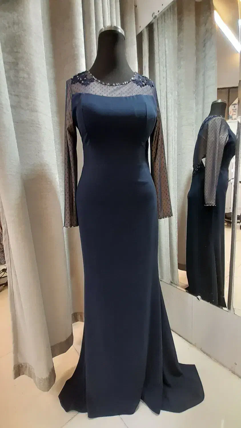 لباس مجلسی|لباس|نیشابور, هفده شهریور|دیوار