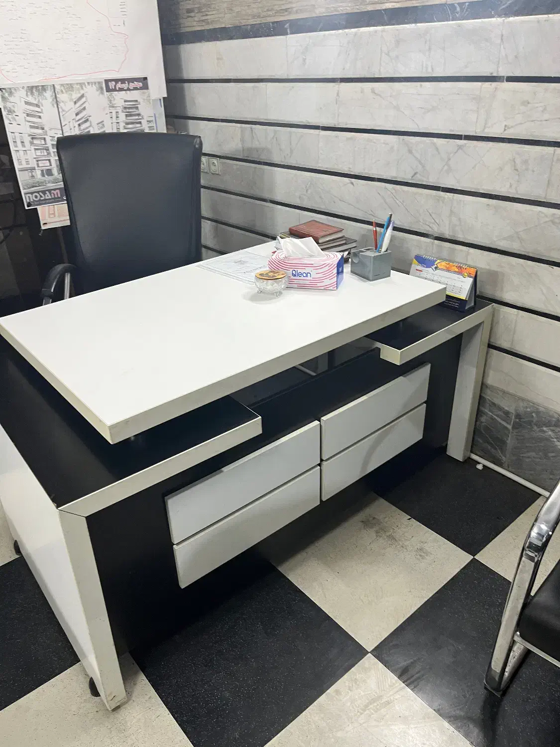 2 میز مدیریت به قیمت مناسب ده ملیون|دفتر کار|قائمشهر, |دیوار