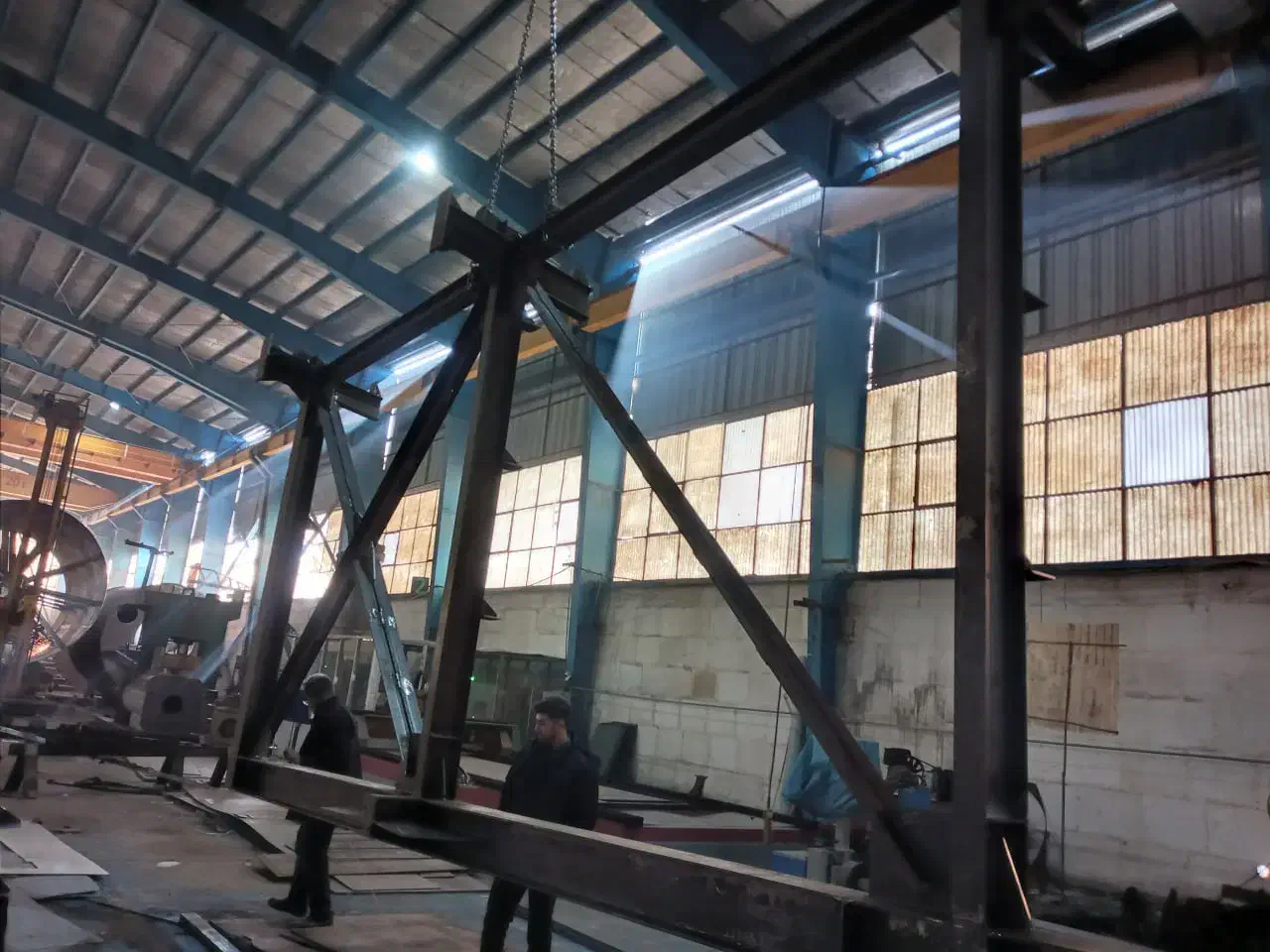 برش کاری و جوشکاری ساخت در و پنجره|خدمات پیشه و مهارت|شهرکرد, |دیوار