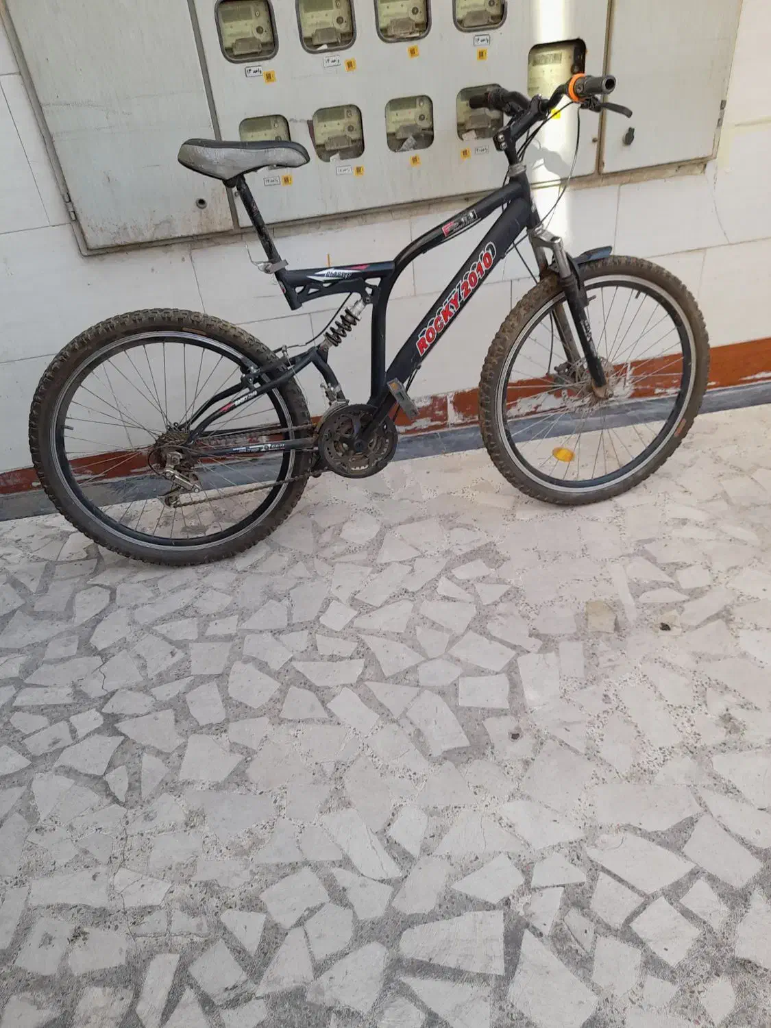 با سلام دوچرخه سالم لاستیک ها نو|دوچرخه، اسکیت، اسکوتر|کرج, بنیاد|دیوار