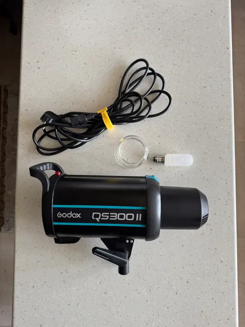 فلاش گودکس Qs300ii|دوربین عکاسی و فیلم‌برداری|تهران, تهرانپارس غربی|دیوار