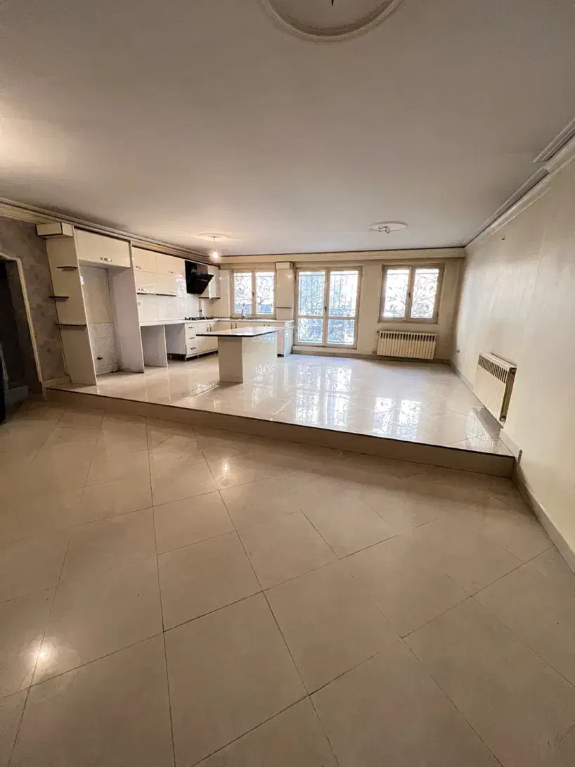 ۱۲۰متر/۳ خواب/تک واحدی+۷۰متر حیاط اختصاصی