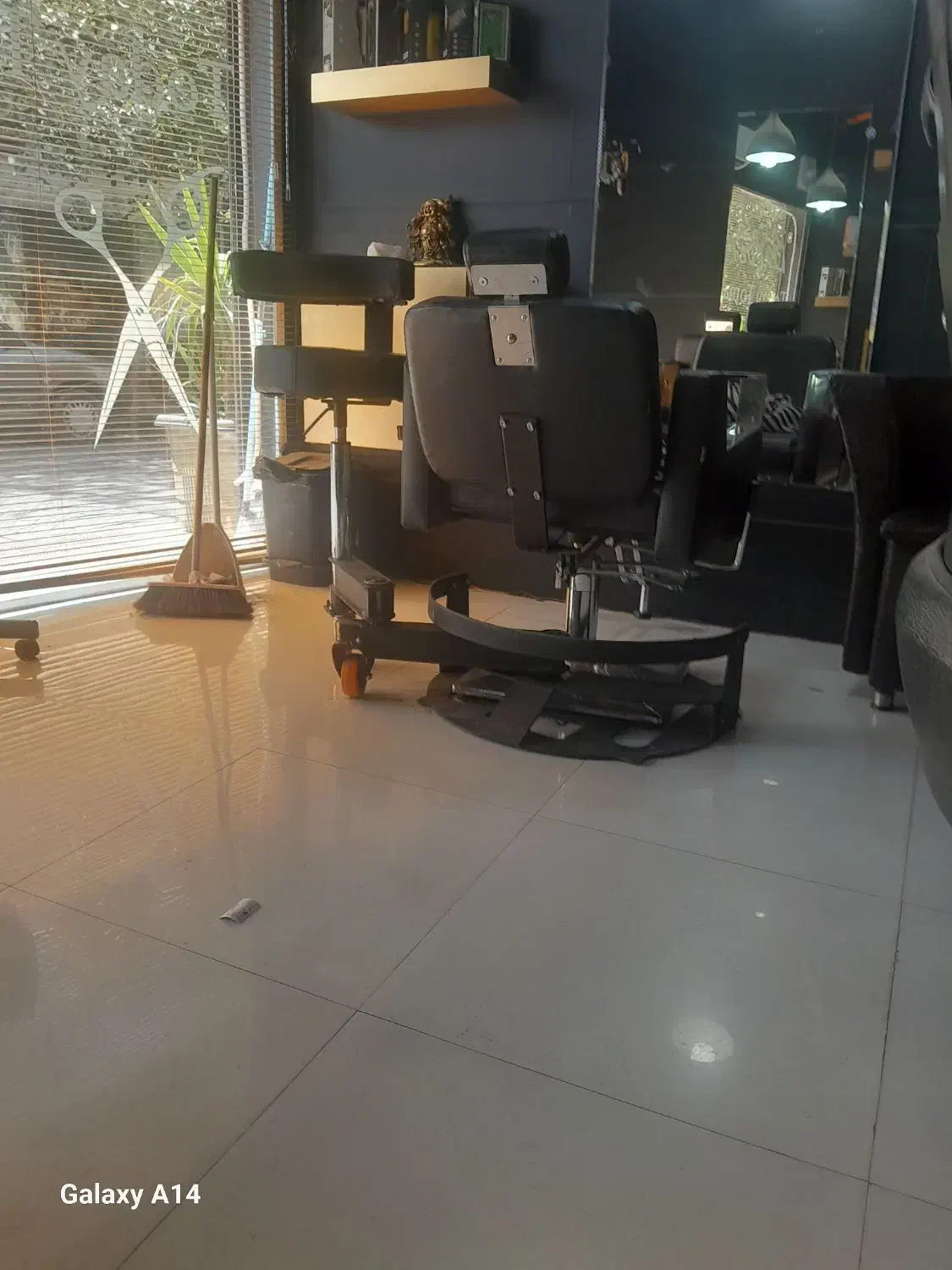 صندلی آرایشگر|آرایشگاه و سالنهای زیبایی|شیراز, شهرک ولیعصر|دیوار