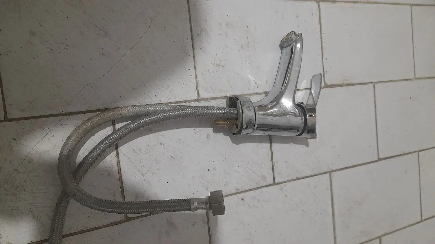 شیر روشویی|لوازم سرویس بهداشتی|بروجرد, |دیوار