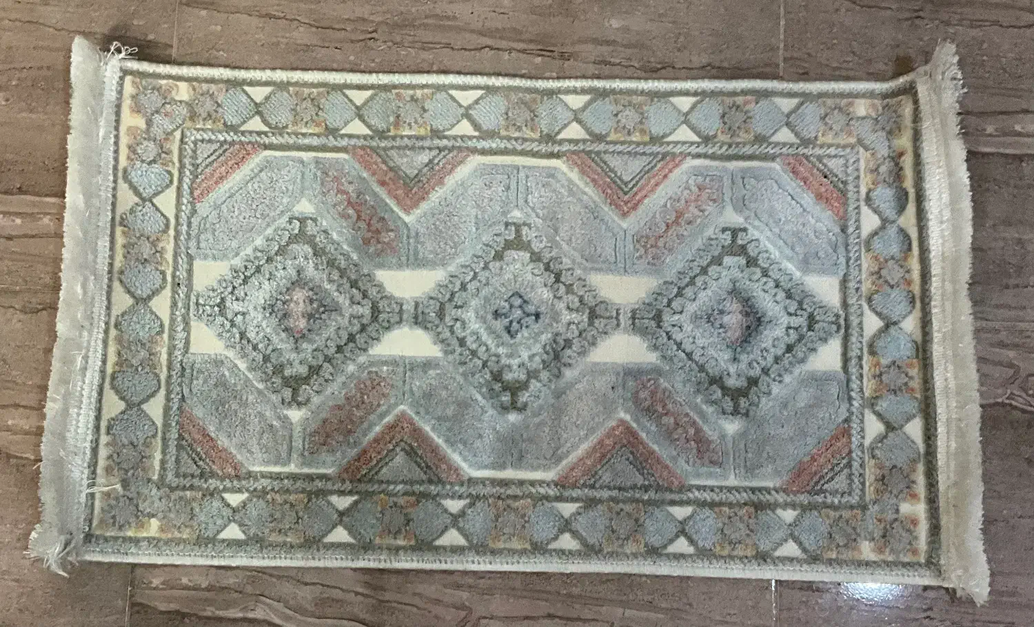 پا دری|پادری|رشت, گلسار|دیوار