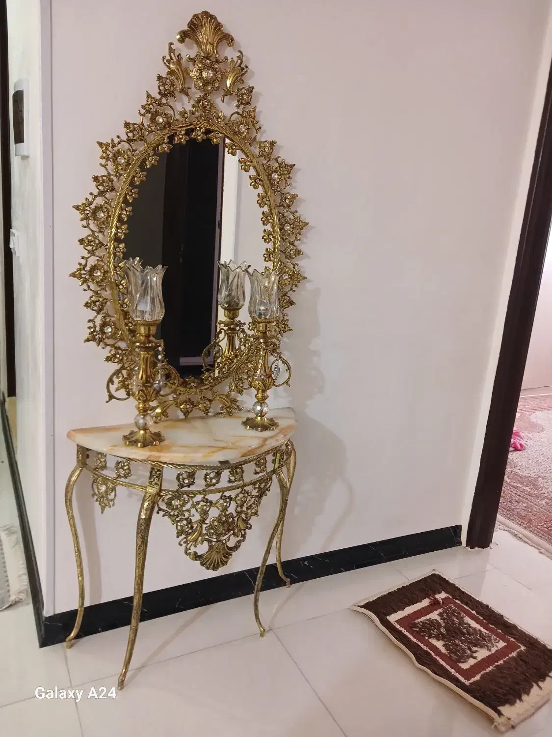 آینه و شمعدان|آینه|قرچک, پارک جنگلی|دیوار