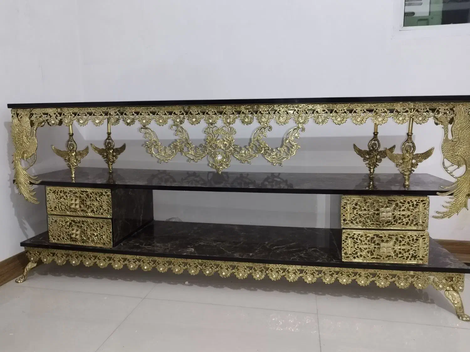 میز تلویزیون برنجی پُرکار|میز تلویزیون|محمدشهر, محمدشهر|دیوار