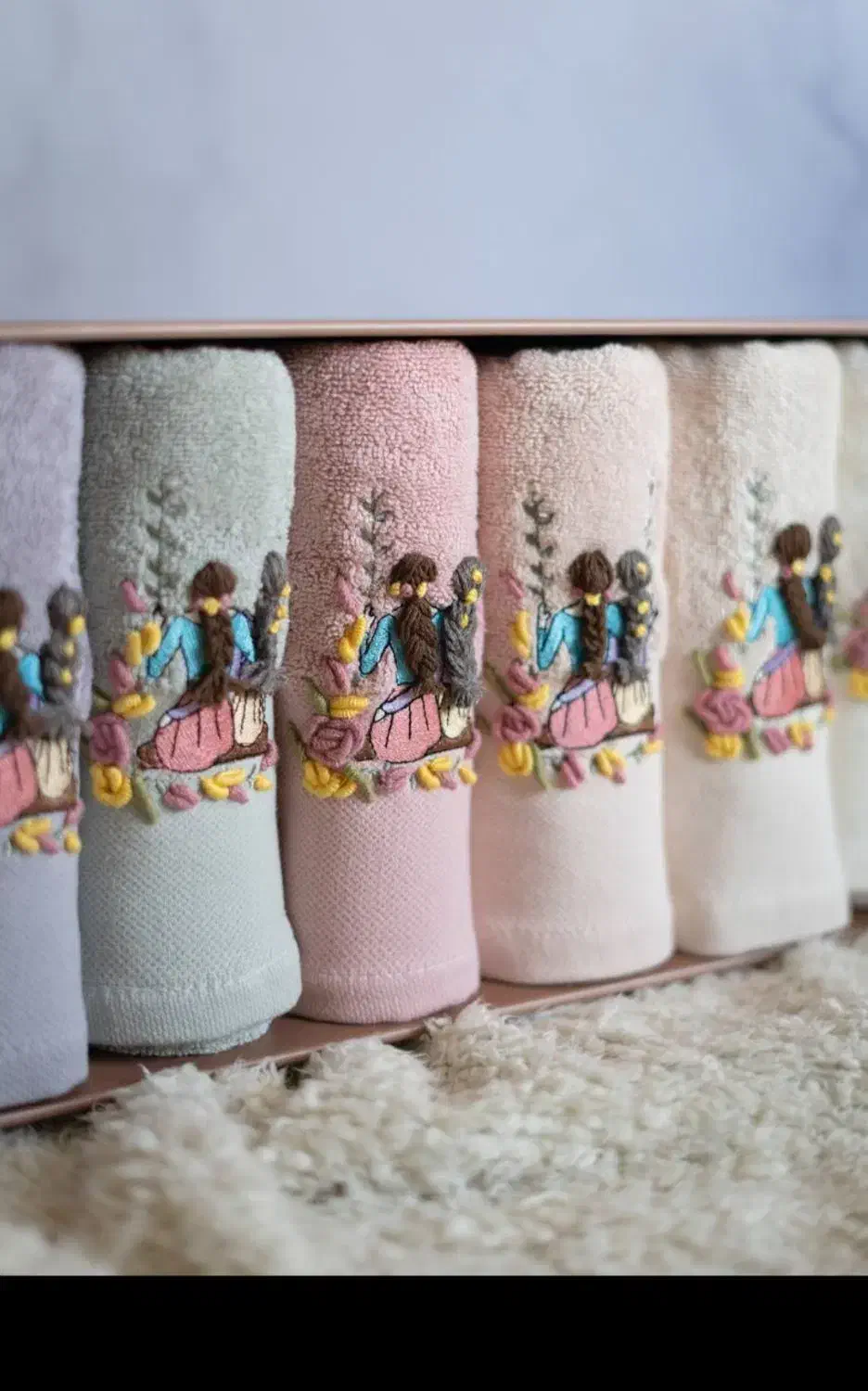 حوله دست و صورت گلدوزی|سفره، حوله، دستمال آشپزخانه|چالوس, |دیوار