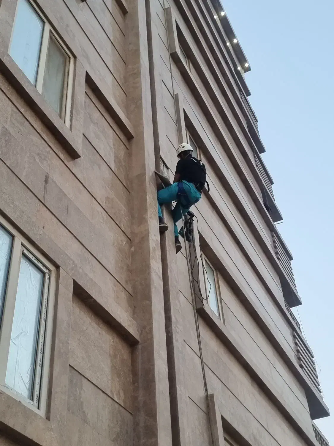 کاردرارتفاع بدون نیازبه داربست|خدمات پیشه و مهارت|اهواز, کمپلو جنوبی|دیوار