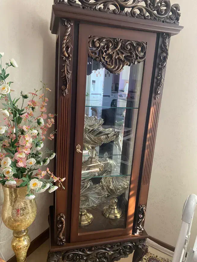 ویترین در حد نو|بوفه، ویترین، کنسول|اندیشه, اندیشه فاز ۴|دیوار