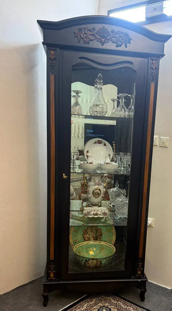 بوفه قهوه ای|بوفه، ویترین، کنسول|خوی, |دیوار