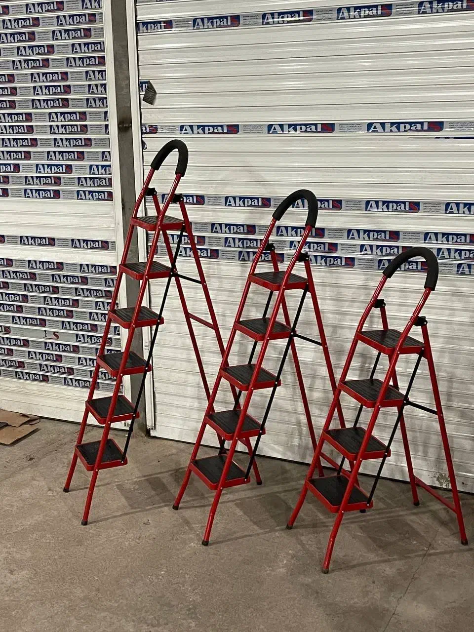 نردبان تاشو فلزی|ابزارآلات|کرج, کمال‌شهر|دیوار