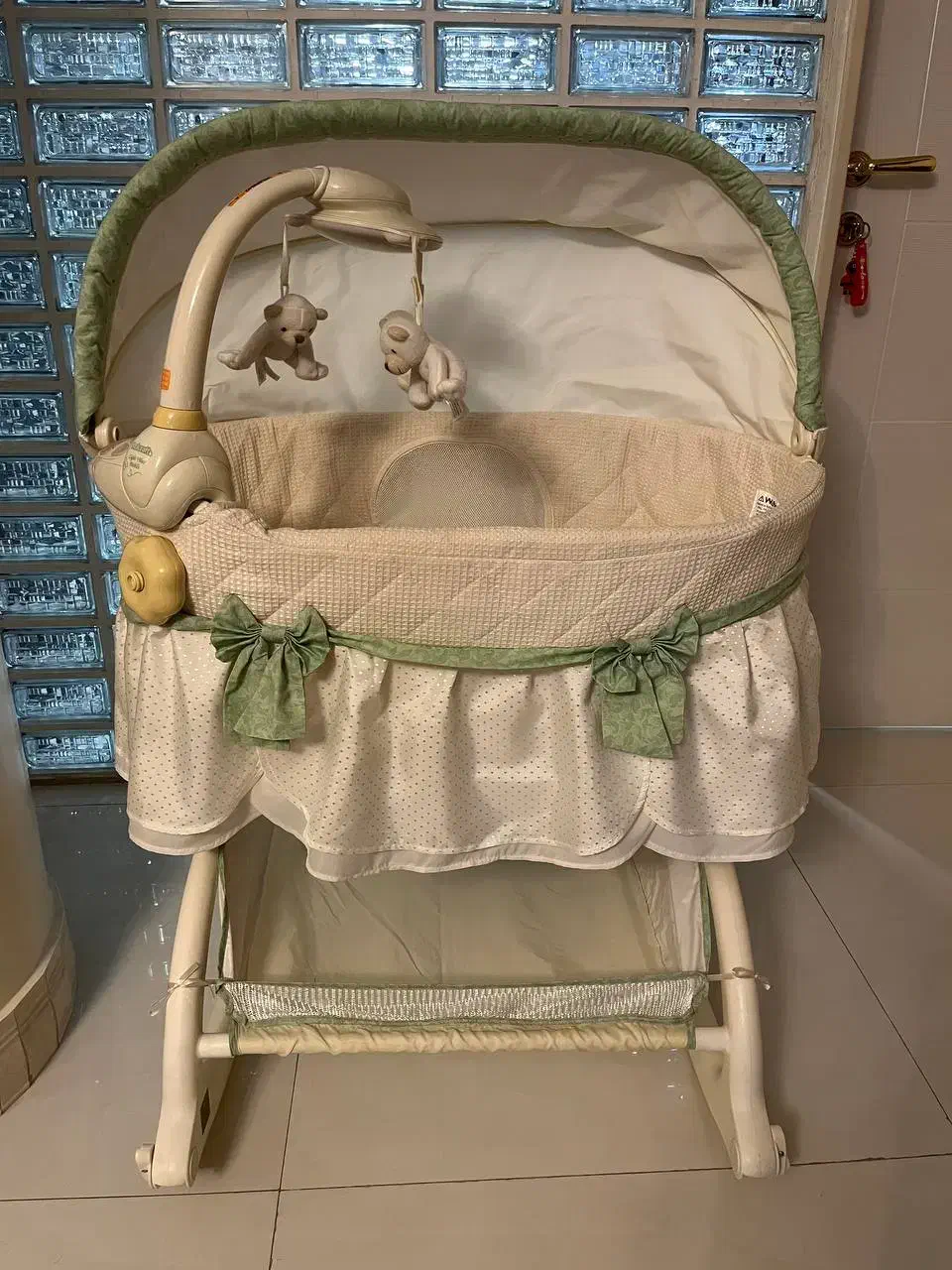 گهواره بغل تخت مادر|اسباب و اثاث بچه|تهران, هروی|دیوار