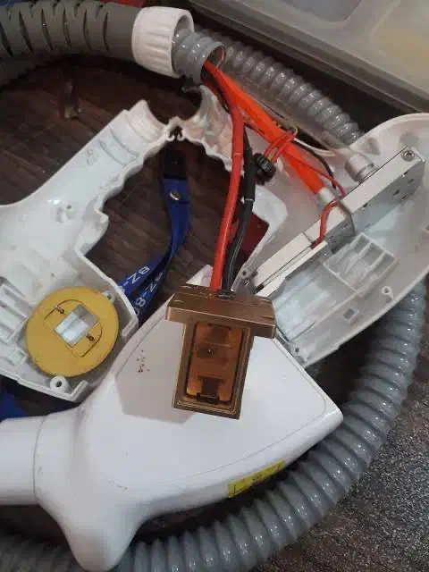 تعمیر تخصصی لیزربار لیزر موهای زائد تجهیزات زیبایی|خدمات پیشه و مهارت|آمل, |دیوار