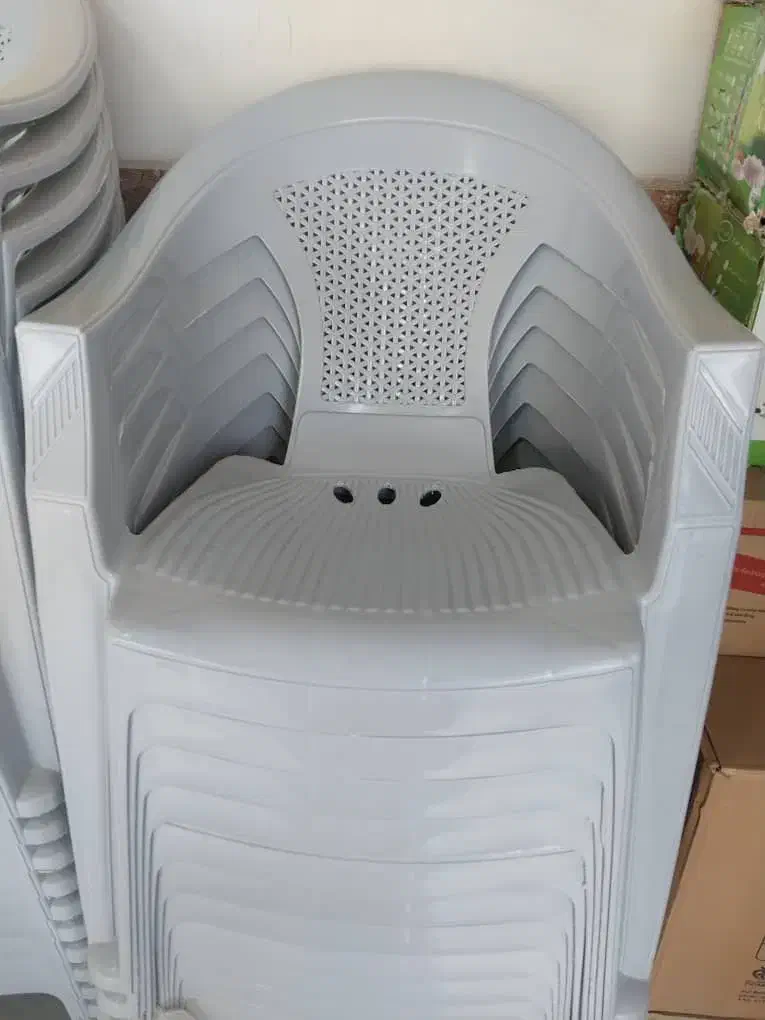 صندلی خاکستری|صندلی و نیمکت|کوهدشت, |دیوار