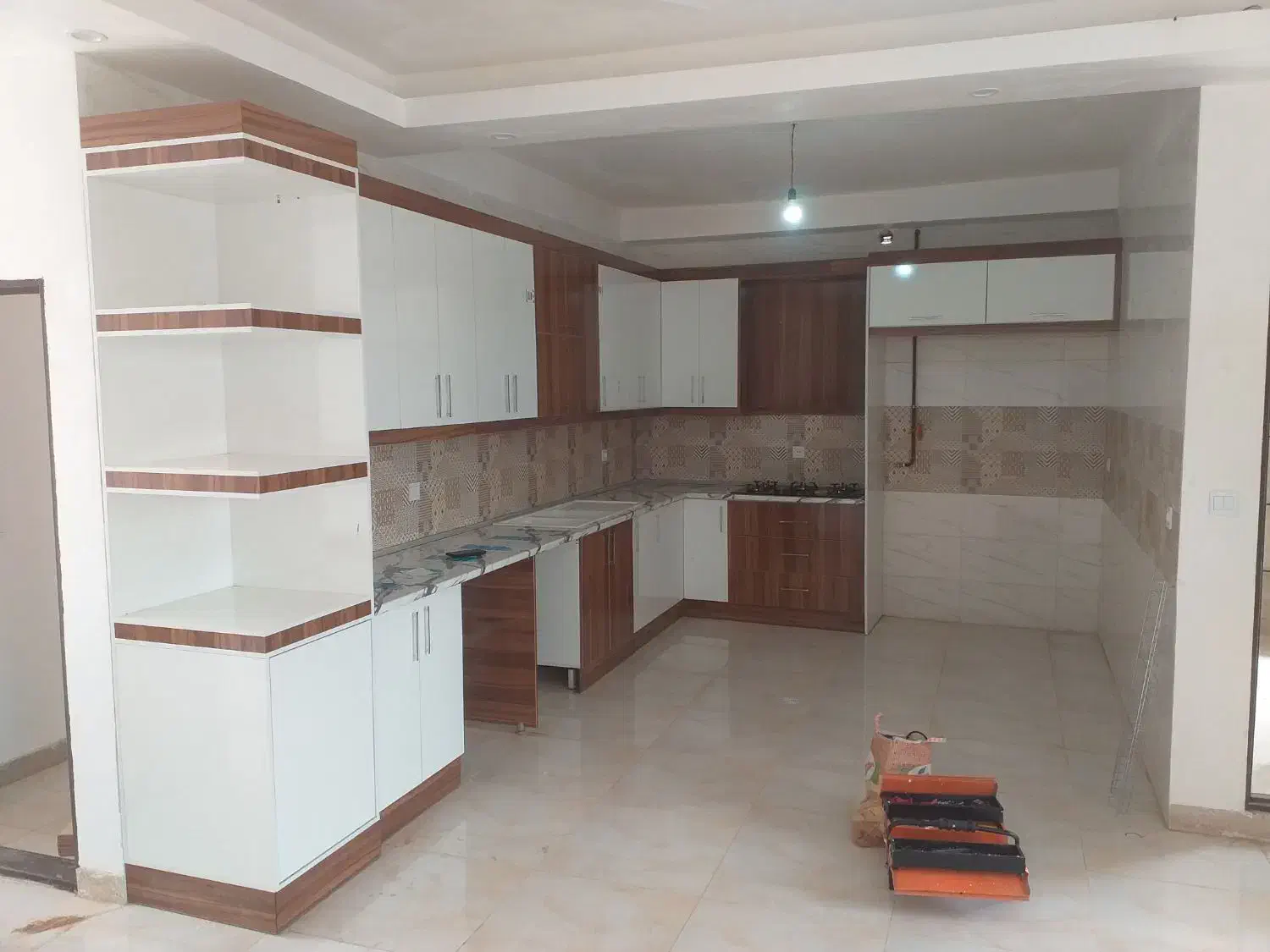 کم د.  کابینت|جاکفشی، کمد، دراور|محمدیه-قزوین, |دیوار