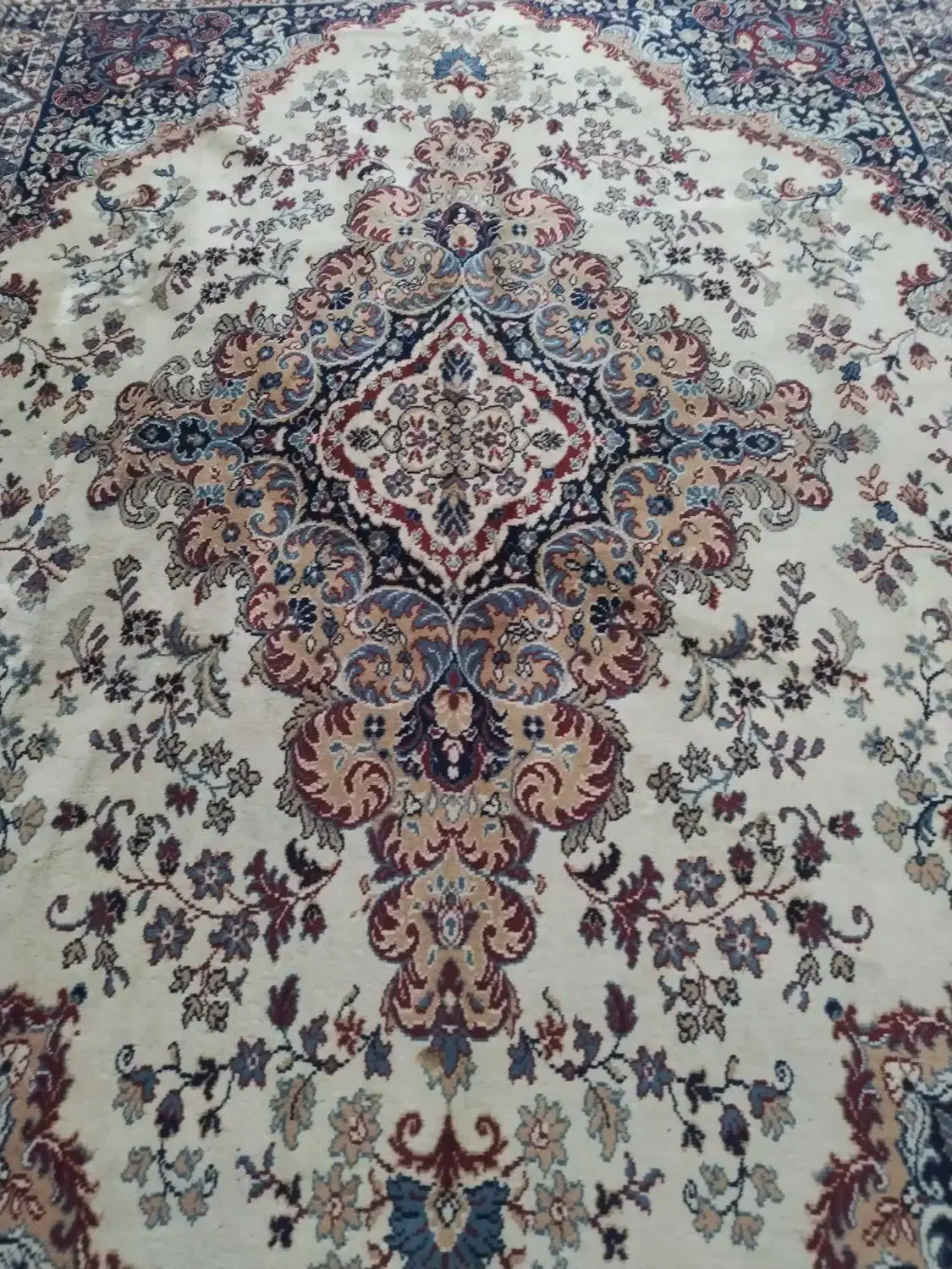 فرش 2ونیم در 3ونیم برای خونه باغ مناسبه|فرش|سبزوار, زینبیه|دیوار