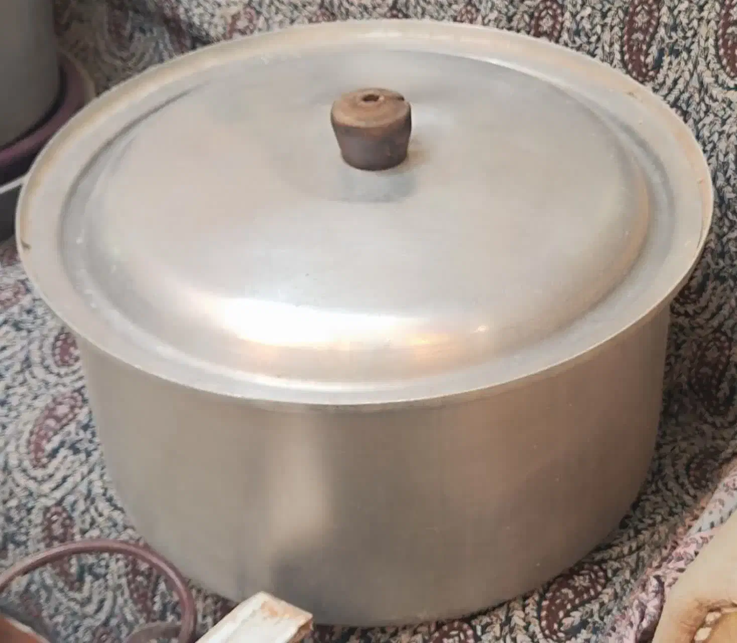 دیگ و قابلمه روحی بزرگ|ظروف پختوپز|قم, وادی السلام|دیوار