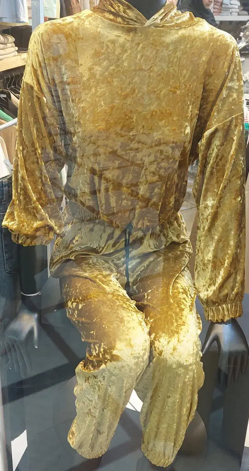 شومیز و دامن|لباس|کیش, |دیوار