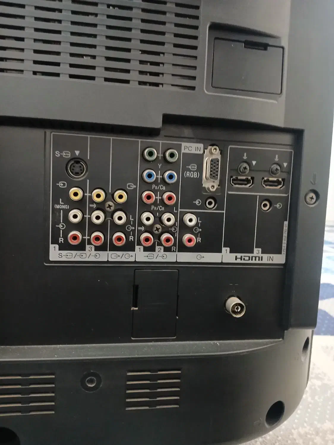 تلویزیون سونی براویا|تلویزیون و پروژکتور|قم, یزدان‌شهر|دیوار