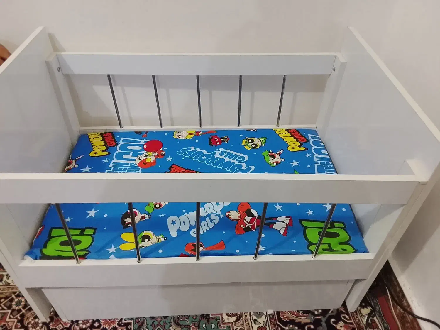 تخت گهواره ای نوزاد|تخت و صندلی بچه|سردرود, |دیوار