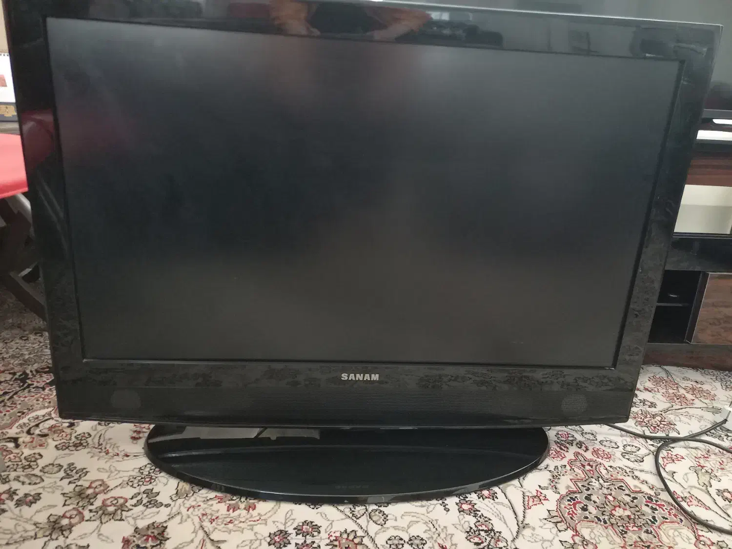 تلویزیون ۳۷ اینچ کاملا سالم مارک صنام|تلویزیون و پروژکتور|بابل, |دیوار