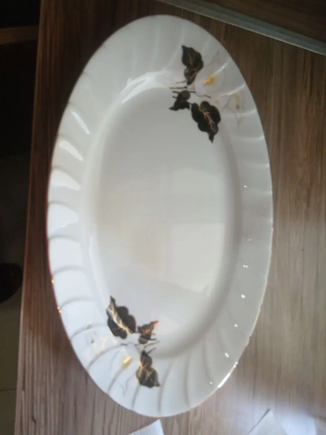 دیس چینی زرین گل شیپوری|ظروف سرو و پذیرایی|مهاجران, |دیوار