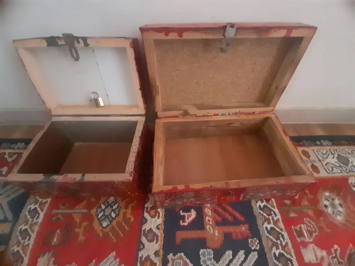 صندوقچه قدیمی زیبا|کلکسیون اشیاء عتیقه|رشت, تازه آباد|دیوار